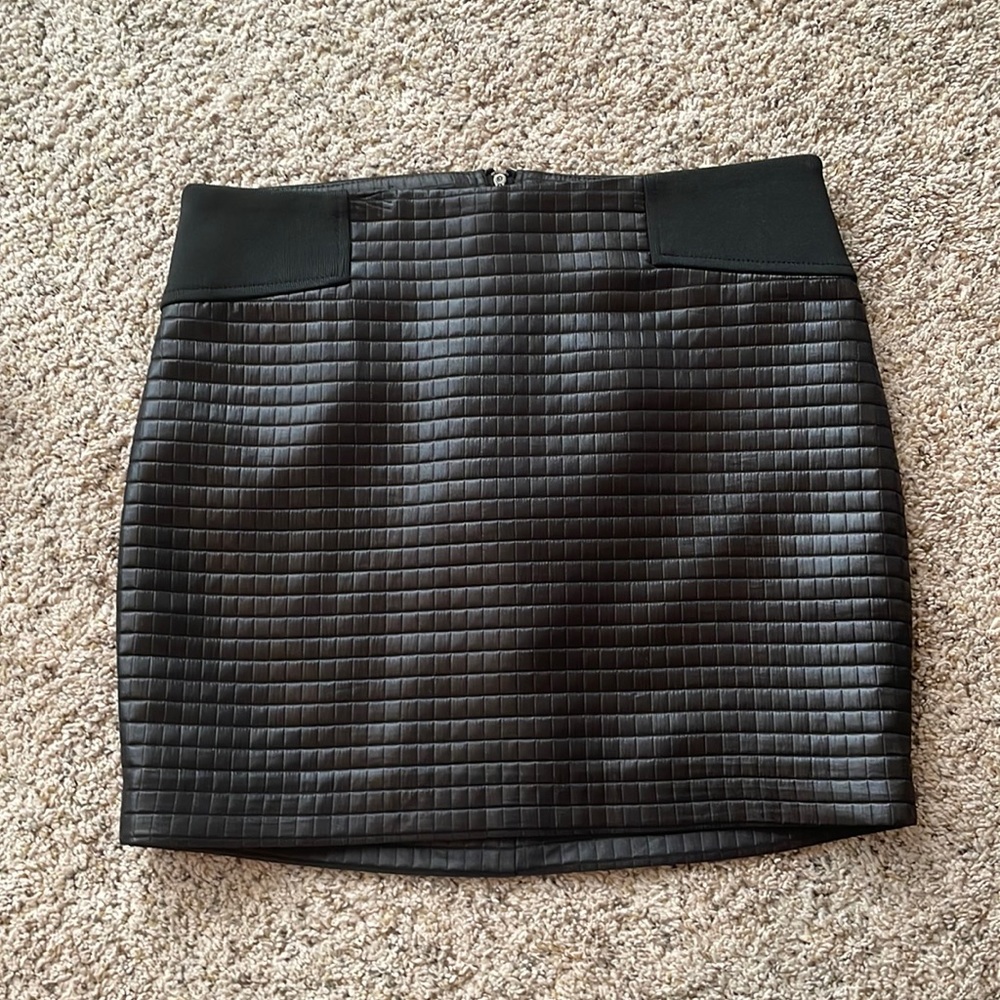 The Cue by Cher Qu silk-lined skirt
